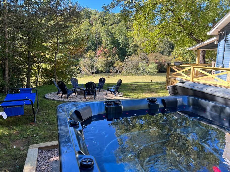 Riverside Relaxer W/Hot Tub+Fire Pit +Wifi & View Franklin Exterior foto