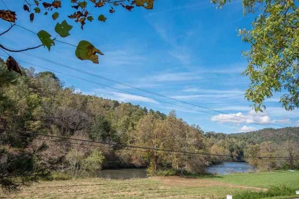 Riverside Relaxer W/Hot Tub+Fire Pit +Wifi & View Franklin Exterior foto